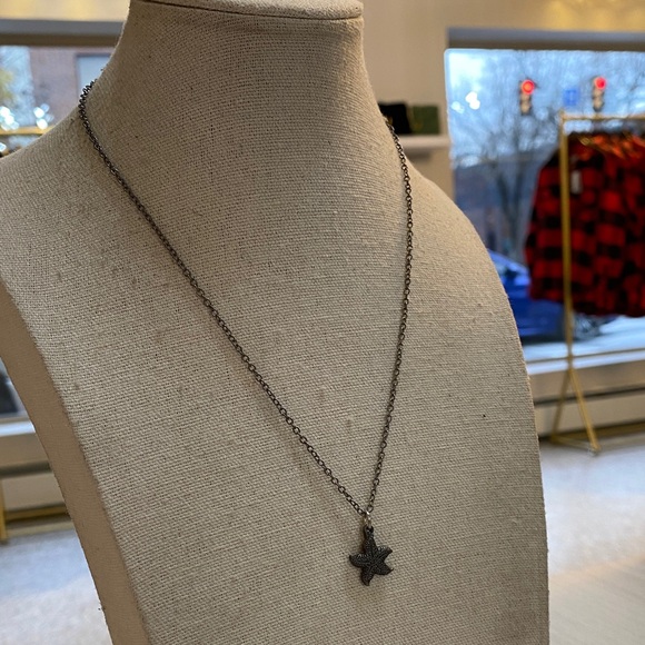 Jewelry - Gunmetal starfish necklace